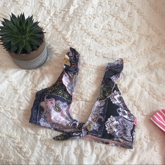 Misguided swim tops - Picture 6 of 6